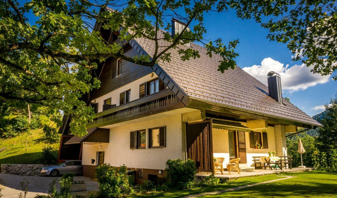 Апартаменты Tourist House Capricorn Блед Экстерьер фото